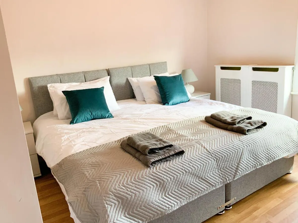 Thornbury House Villa Southampton